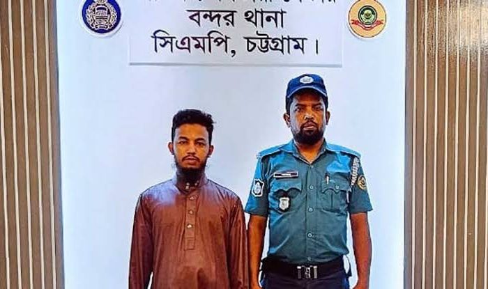 ছাত্রকে যৌন নিপীড়নের অভিযোগে মাদ্রাসার শিক্ষক গ্রেফতার