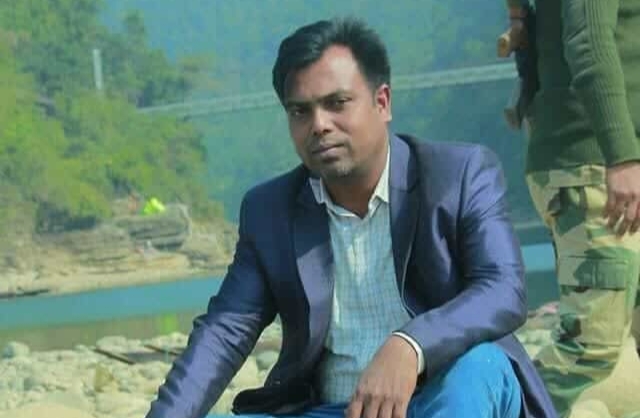গাজীপুরে গলা কেটে সাংবাদিককে হত্যা, পুলিশের সামনে থেঁতলে দেয়া হলো সাংবাদিকের পা
