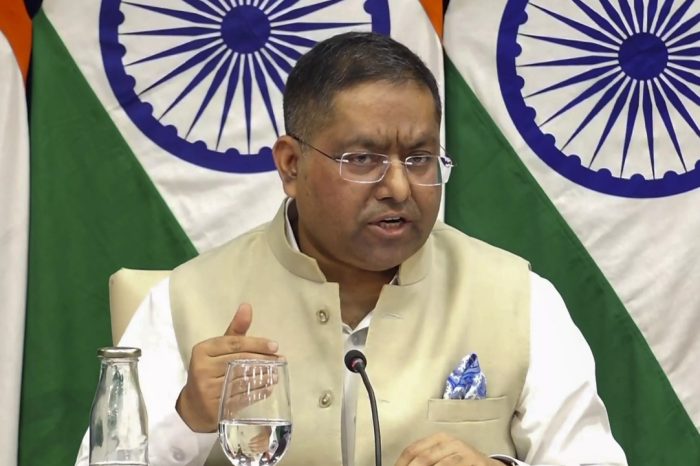 পাক সেনাপ্রধানের পরমাণু হুমকি, ভারতের কড়া প্রতিক্রিয়া
