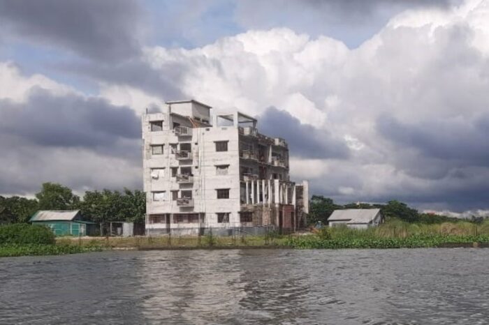 মুন্সীগঞ্জের গজারিয়ায় অস্থায়ী পুলিশ ক্যাম্পে ডাকাত দলের হামলা