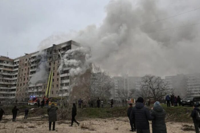 দক্ষিণ ইউক্রেনে রাশিয়ার বিমান হামলায় পাঁচ শিশুসহ আহত ৩২