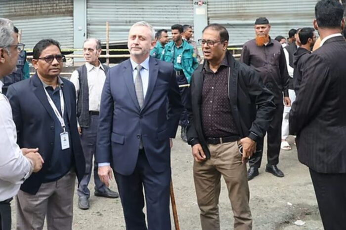 প্রথম আলোর কার্যালয় পরিদর্শন করলেন ইইউ রাষ্ট্রদূত মাইকেল মিলার