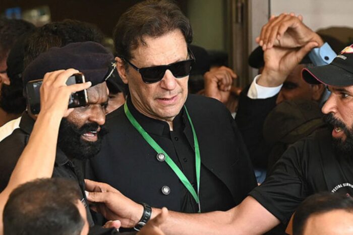 তোশাখানা মামলায় কারাদণ্ডের রায়, দেশজুড়ে বিক্ষোভের ডাক ইমরানের