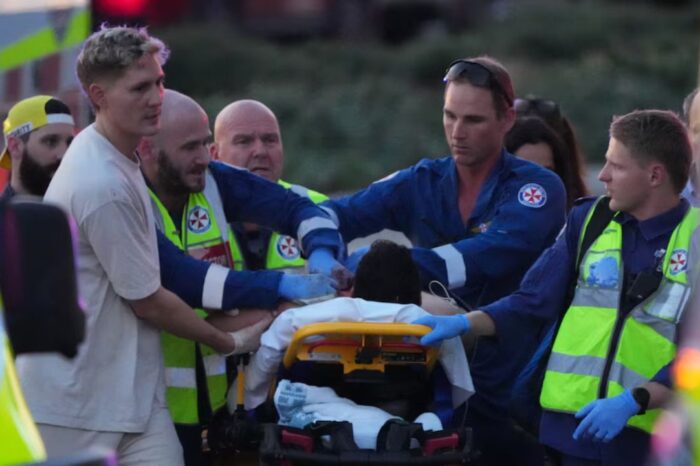 অস্ট্রেলিয়ায় ধর্মীয় উৎসবে দুই আইএস জঙ্গীর হামলায় নিহত ১৫, অস্ত্র আইন নিয়ে কঠোর হচ্ছে সরকার