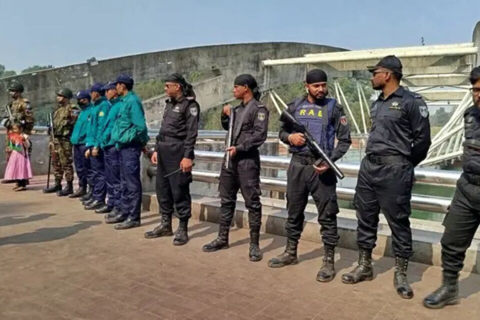 জিয়া উদ্যানে কোরআন তেলাওয়াত, কড়া নিরাপত্তায় আইনশৃঙ্খলা বাহিনী