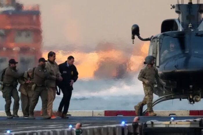 ম্যানহাটনের আদালতে নেওয়া হয়েছে মাদুরো-ফ্লোরেসকে