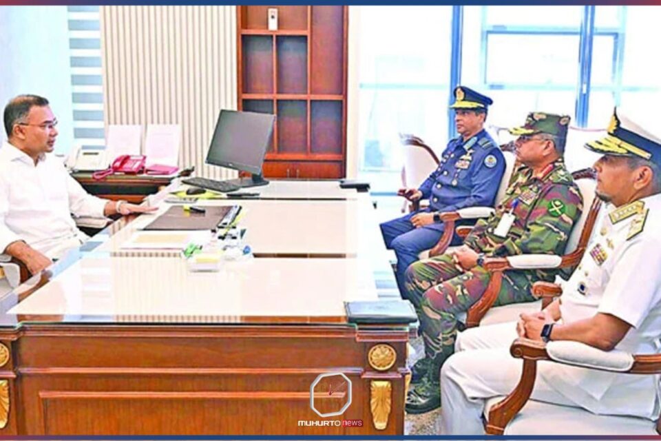 তিন বাহিনীর প্রধানের সঙ্গে প্রধানমন্ত্রী তারেক রহমানের বৈঠক