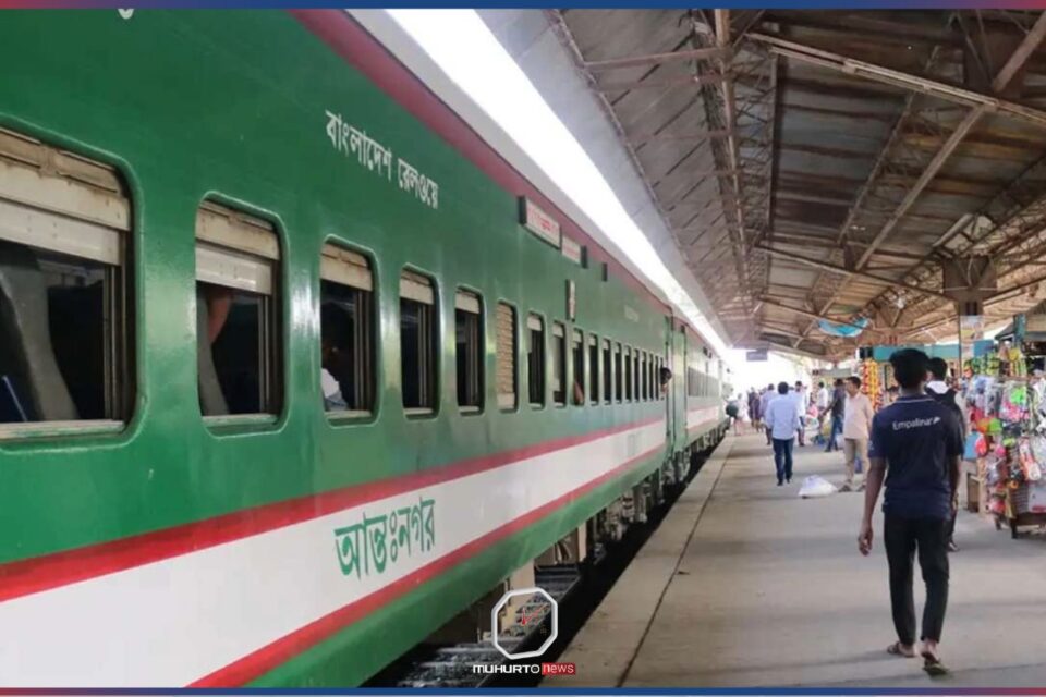 ভারত ছেড়ে পাকিস্তানে নজর: রেল কোচ ও ওয়াগন কিনতে চায় বাংলাদেশ