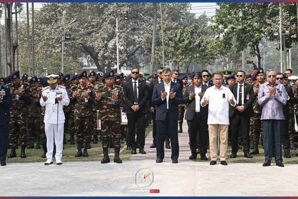 পিলখানায় নিহতদের কবরে শ্রদ্ধা নিবেদন করলেন রাষ্ট্রপতি ও প্রধানমন্ত্রী