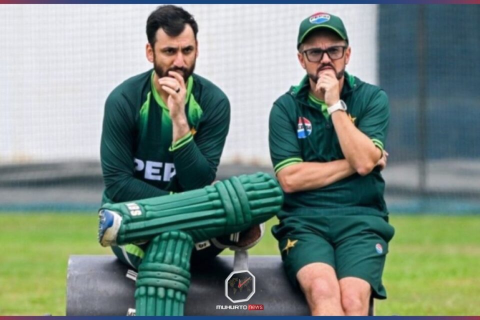 টি-টোয়েন্টি বিশ্বকাপে ভরাডুবি, কোচের বিরুদ্ধে ক্রিকেটারদের বিদ্রোহ